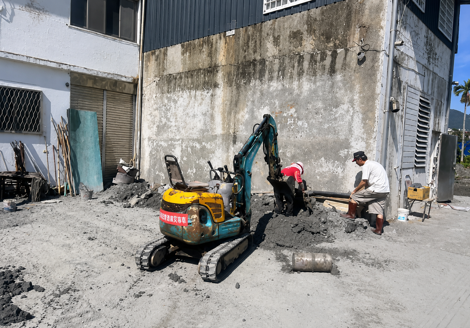 道路坍方清理與路基緊急修復作業